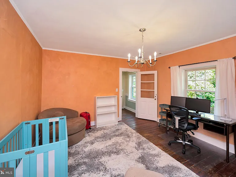 305 Prince Edward St — Photo 31