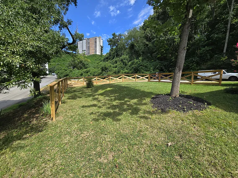 713 W Bell Ave — Photo 18