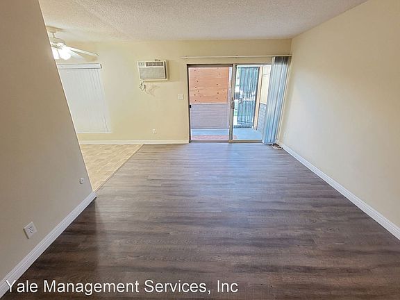 3rd image of 7337 Haskell Ave #10323439