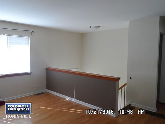 2nd image of 402 Seward St