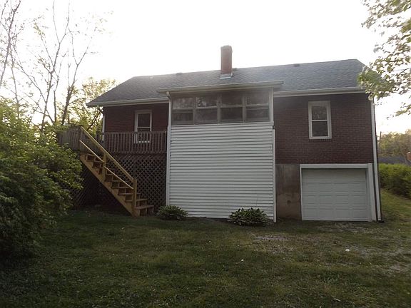 3rd image of 418 N Green St