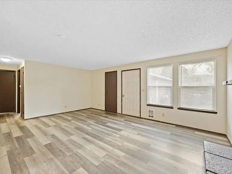 3276 W 9th Ct — Photo 4