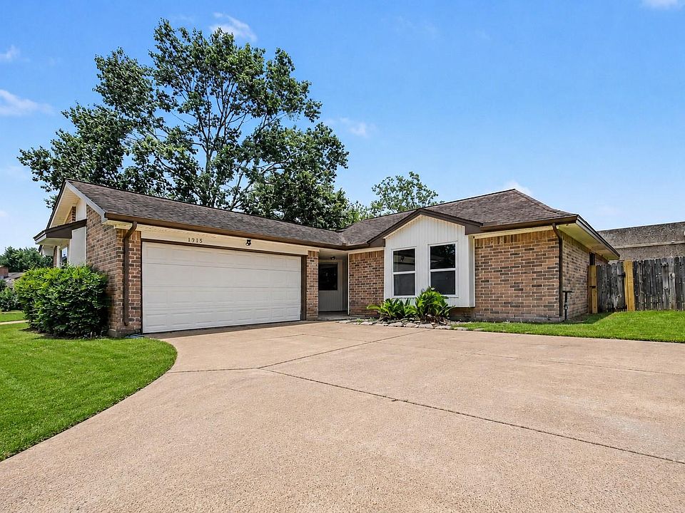 1st image of 1915 Fernspray Ln
