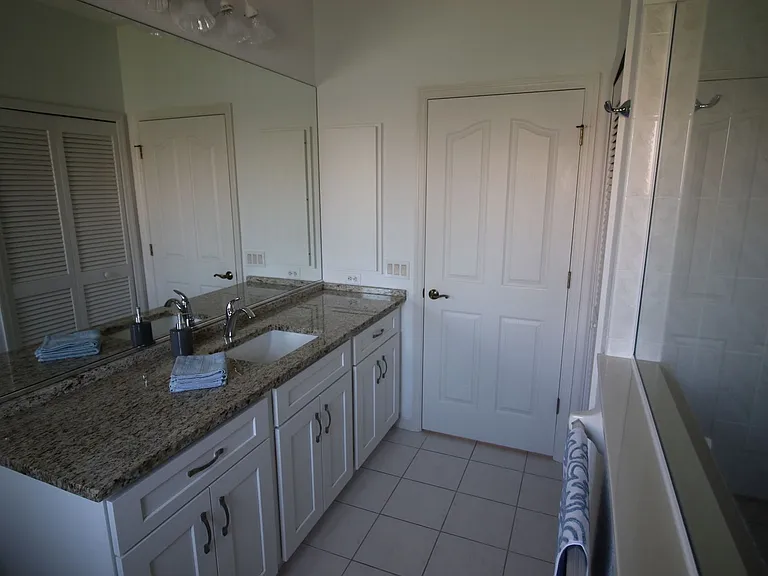 450 Sorrento Ct — Photo 24