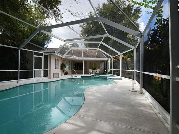 2nd image of 704 Harbor Cir