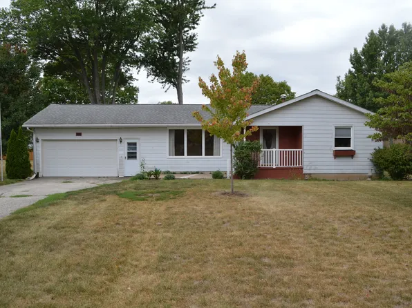 221 N 10th St, Hennepin, IL 61327