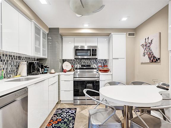 5th image of 9225 Collins Ave APT 1402