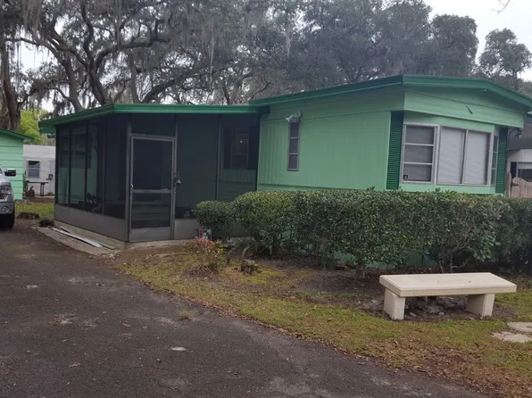 1015 Front St, Welaka, FL 32193