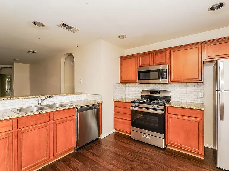 6708 Friendsway Dr — Photo 9