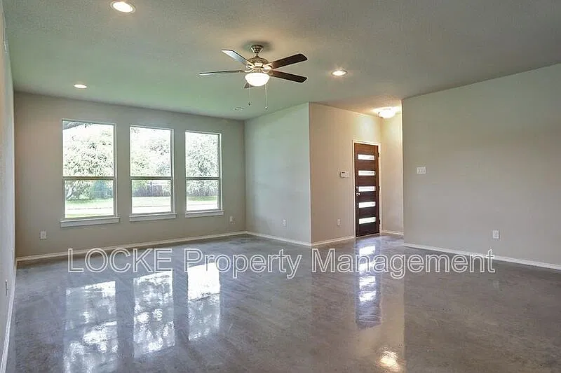4 bed, 4.0 bath, 1808 sqft, $3,550 — Photo 3
