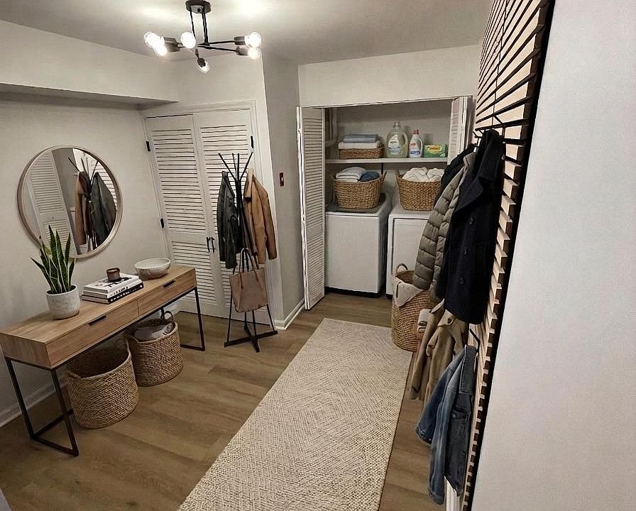 Entry area/office virtually staged