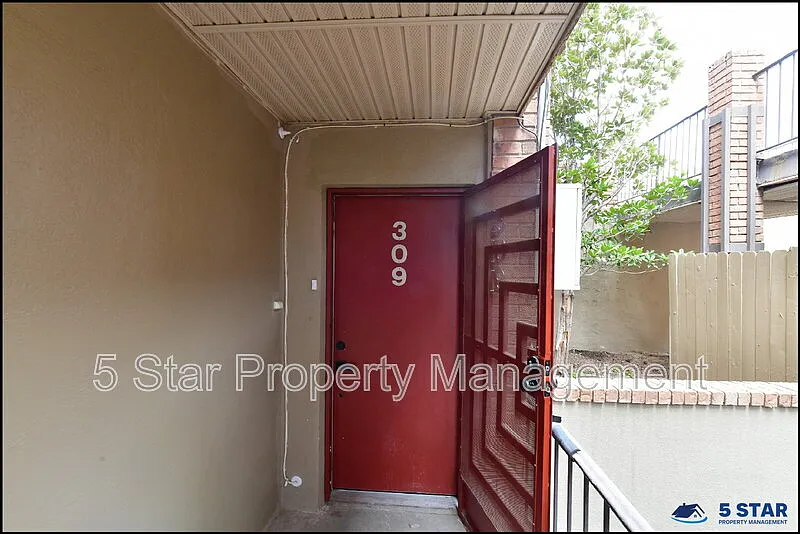 2 bed, 2.0 bath, 1000 sqft, $1,350 — Photo 3