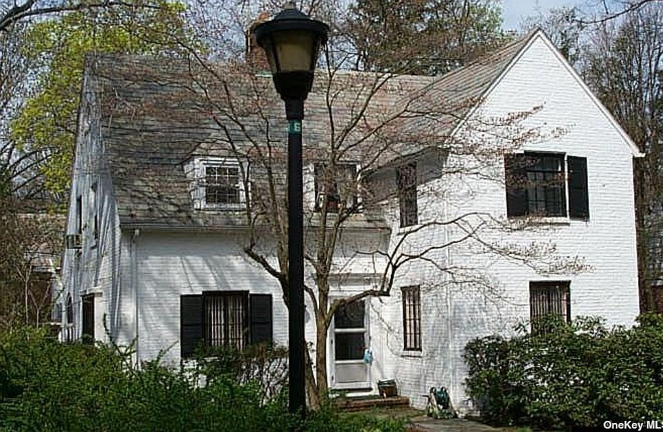 2nd image of 10 Longview Pl