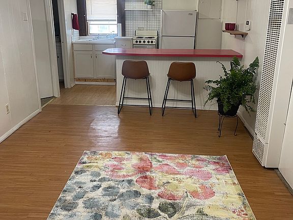 3rd image of 2214 21st St APT C
