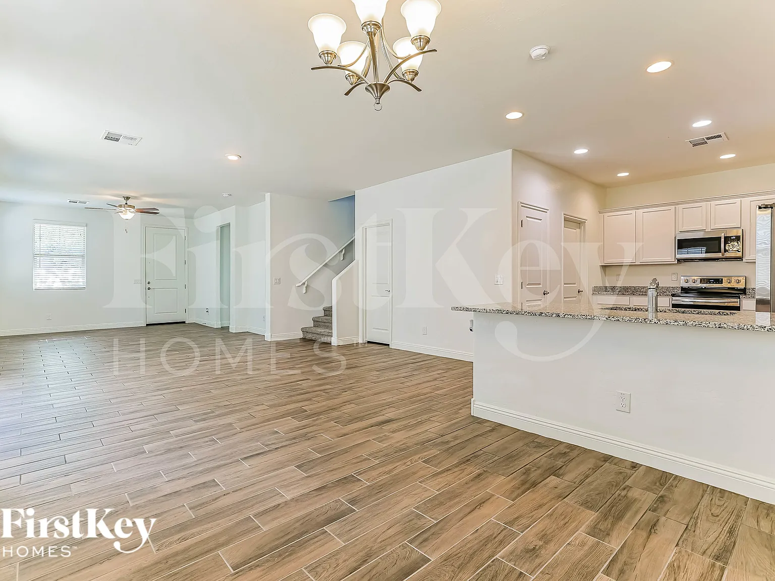 4 bed, 3.5 bath, 2222 sqft, $2,555 — Photo 4
