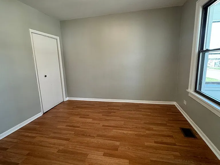 768 Greenbay Ave — Photo 10