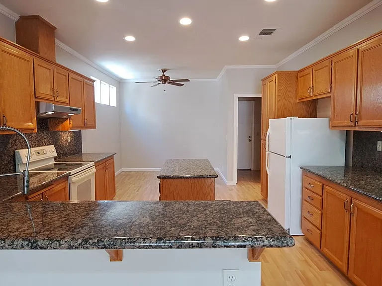 320 Stamper Cir — Photo 8