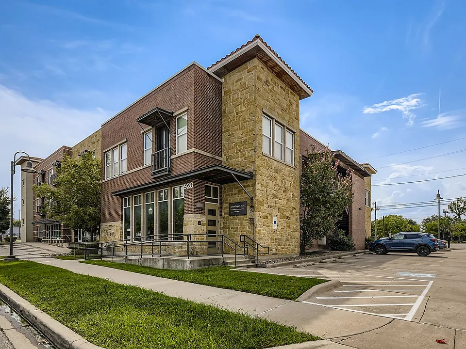 928 Lipscomb St #202