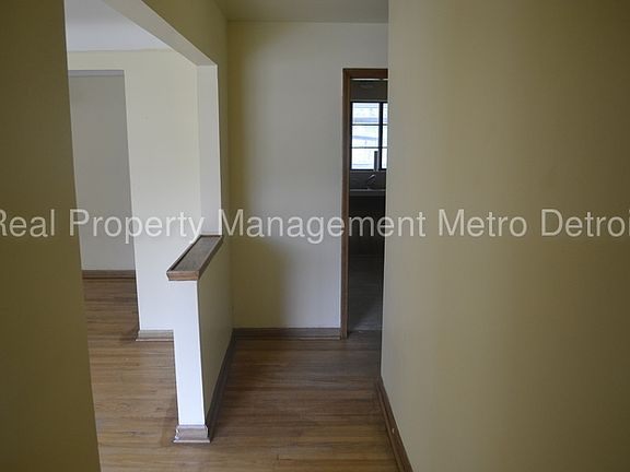3rd image of 23061 Marlow Ave