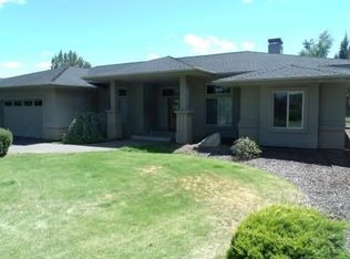 8910 Eagle Crest Blvd, Redmond, OR 97756