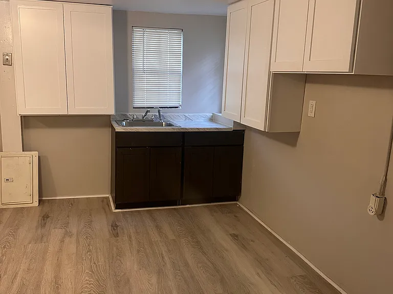 1019 Hill Ave — Photo 7