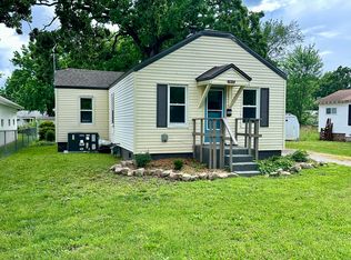 1812 W Calhoun St, Springfield, MO 65802
