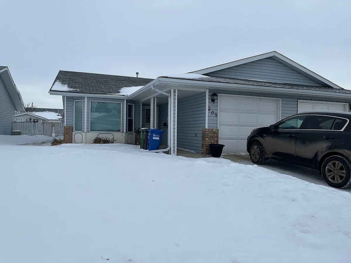 Building Photo - 208 Ebert Close #208-RED