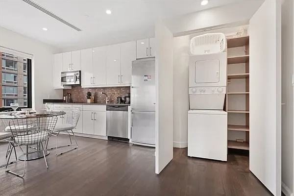 Rented by REAL New York | media 10