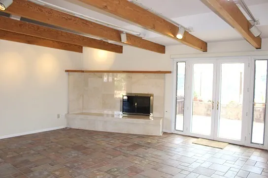 Very Desirable Single Level Home In UTC Has Panoramic Canyon Views Of Mount Soledad! Has A/C — Photo 4