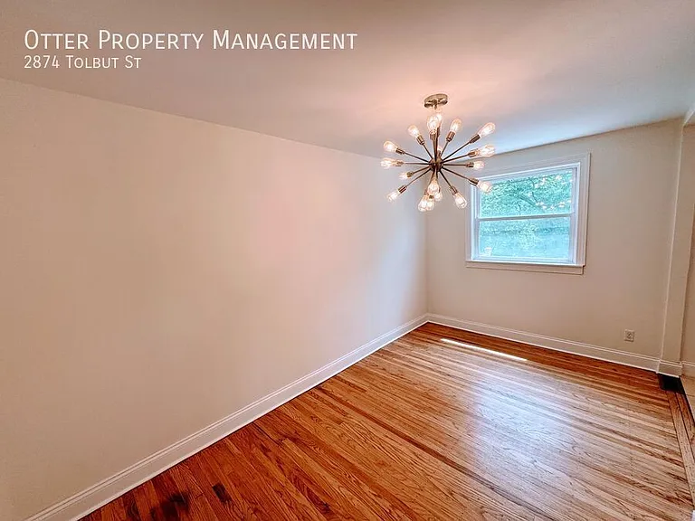 2874 Tolbut St — Photo 31