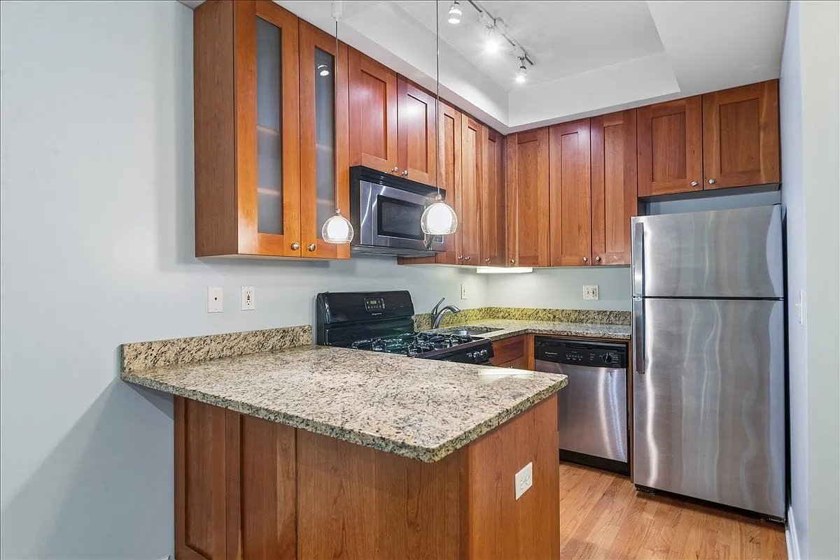 1 bed, 650 sqft, $2,300 — Photo 4