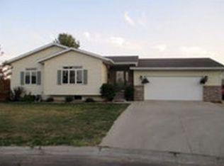 1702 12th St N, Wahpeton, ND 58075