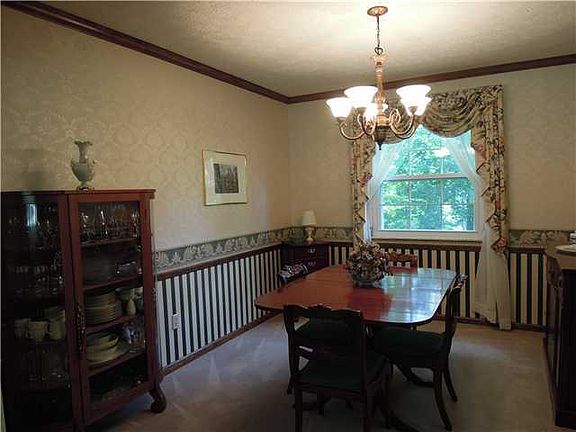 3rd image of 11264 Bridgeview Dr