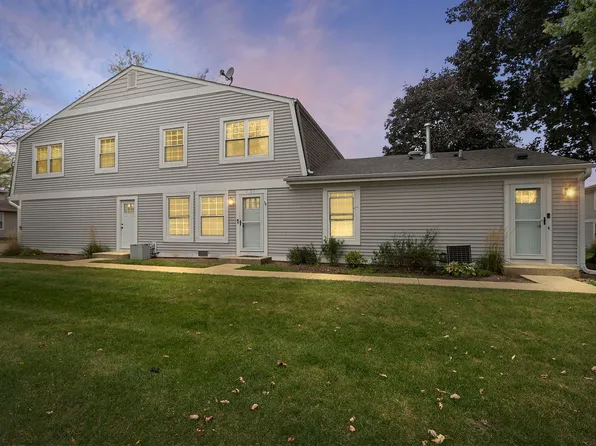 215 Sunset Ct, Vernon Hills, IL 60061