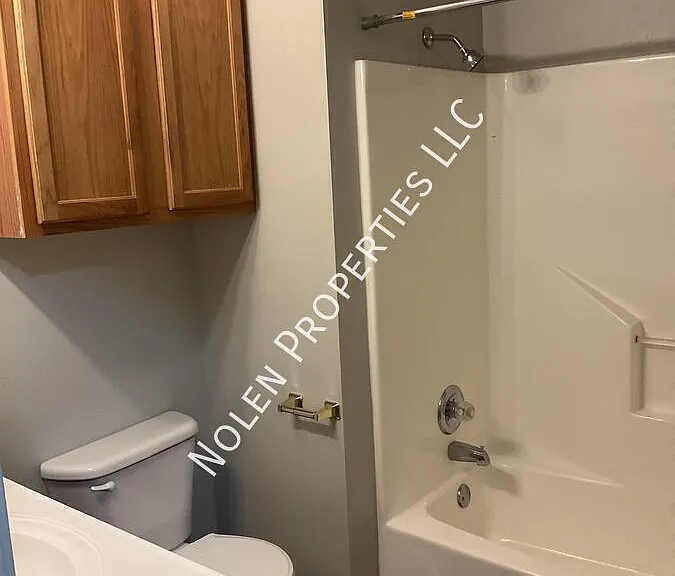 2213 E Post Oak Dr — Photo 11