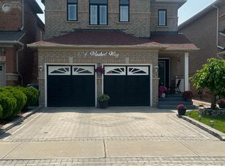534 Warhol Way, Mississauga, ON L5W 1M2