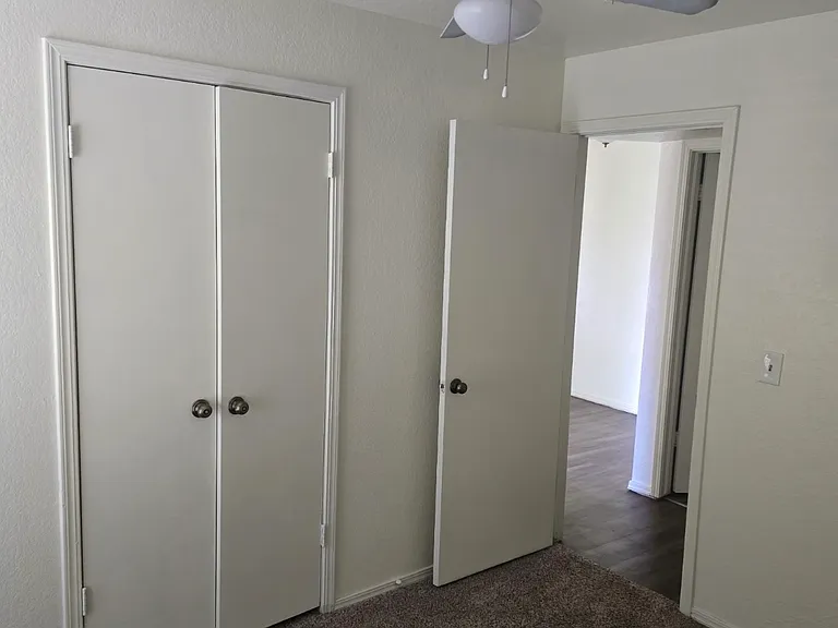 11525 N Meridian Ave #204 — Photo 6