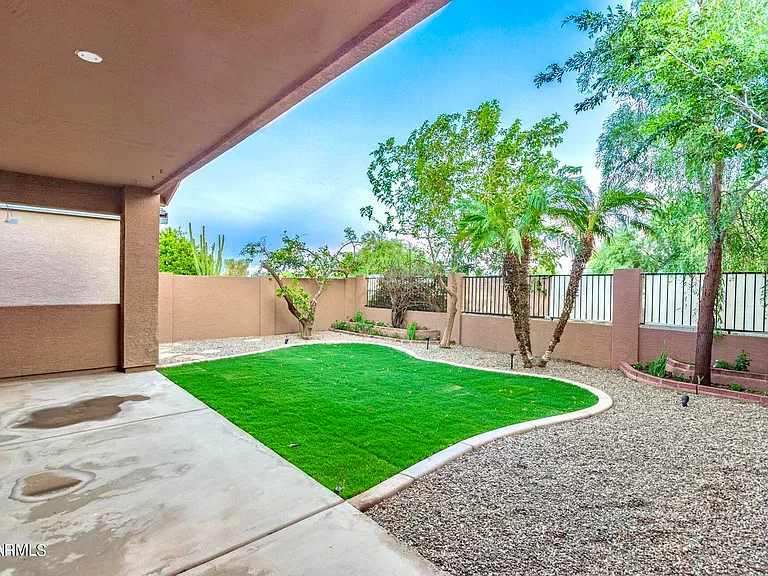 2809 E Janice Way — Photo 17