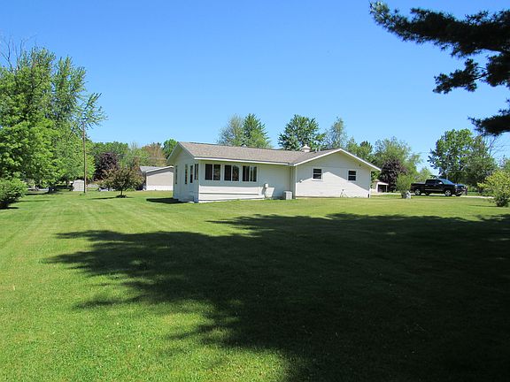 5th image of 1128 Holly Dr