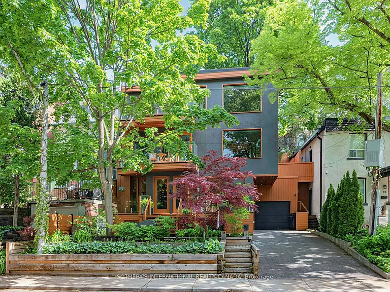 32 Regal Rd — Photo 1