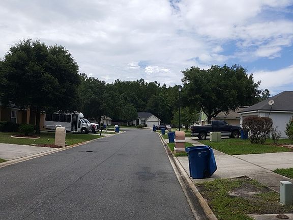 5th image of 10941 Acorn Park Dr E