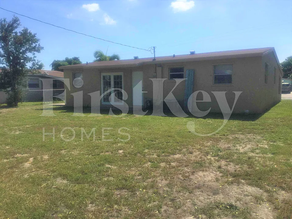 418 SW 15th Ave