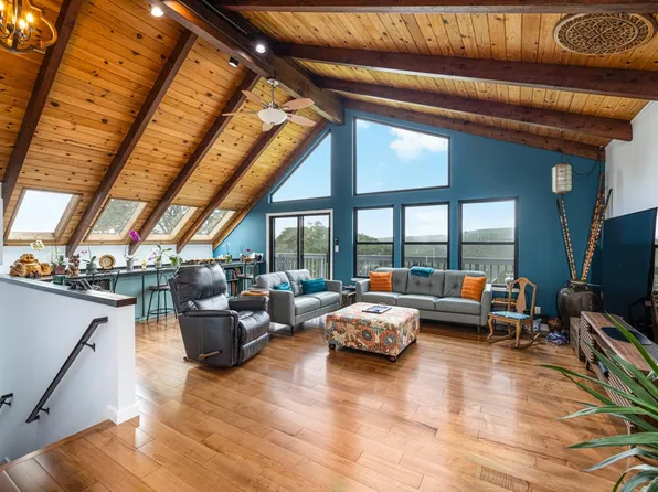 719 El Granada Blvd, Half Moon Bay, CA 94019