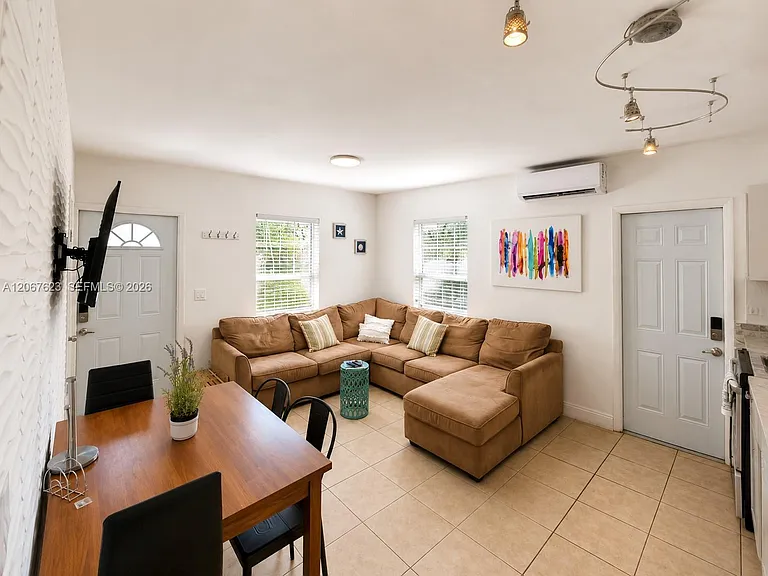 1639 Hayes St #1 — Photo 2