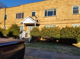 707 6th St W APT 4, Huntington, WV 25704