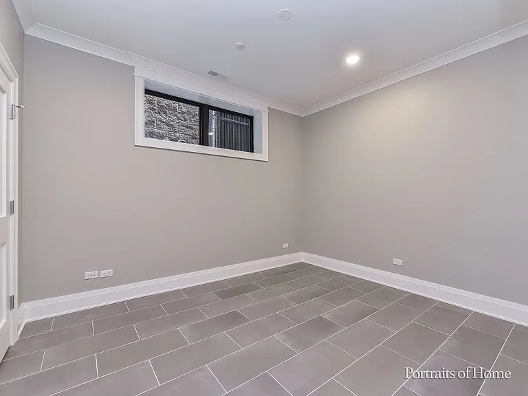 2135 N Lakewood Ave #1 — Photo 24