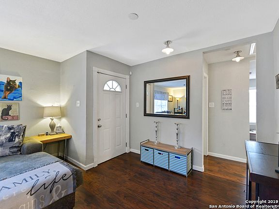 3rd image of 1606 W Lullwood Ave