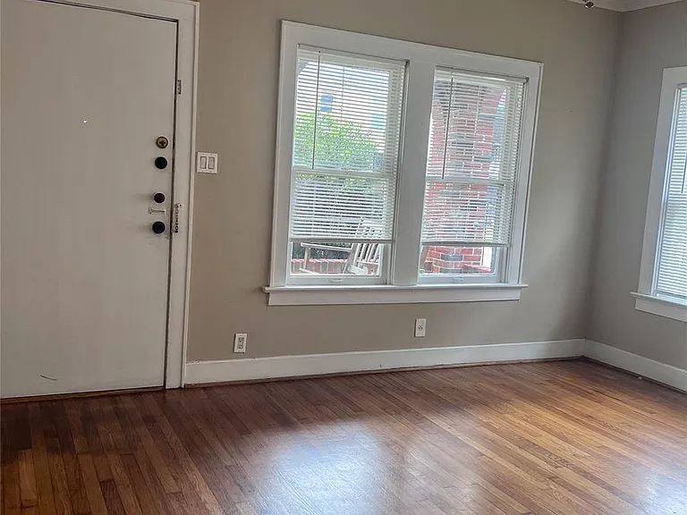 320 W Polk St #2 — Photo 11