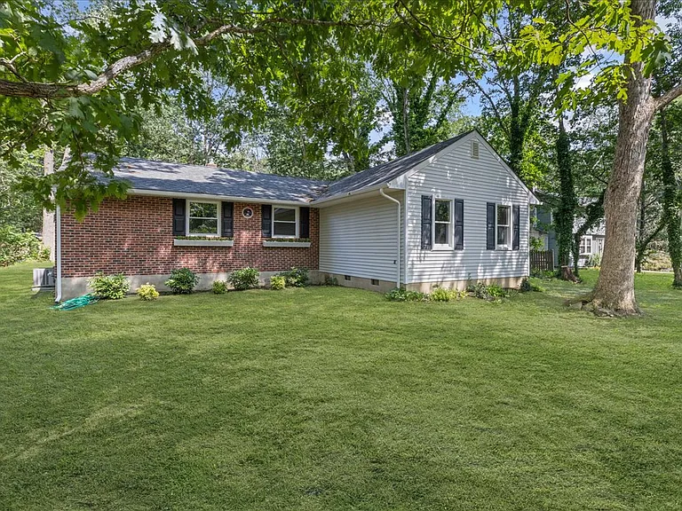 68 Richter Rd — Photo 2