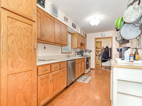 5th image of 2820 Westmoreland St